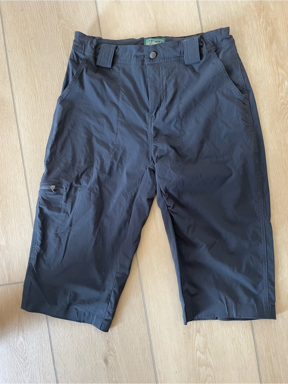 L.LBean dark Gray low rise Y2K cargo Capri pants